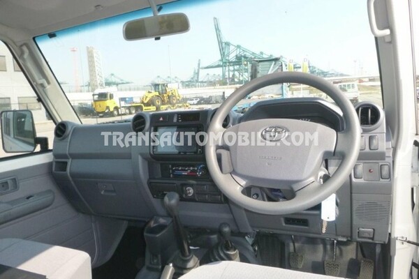 Toyota land cruiser 79 pick-up hzj 79 double cabin 4.2l diesel rhd d/cab blanco