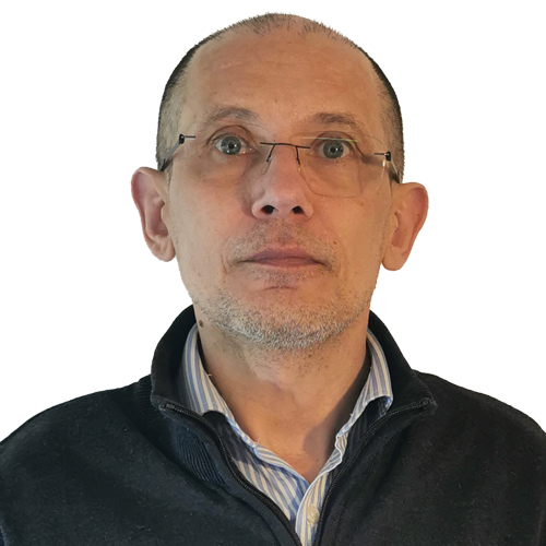 Contactez Cyril maintenant, c'est le spécialiste de l'export Toyota 