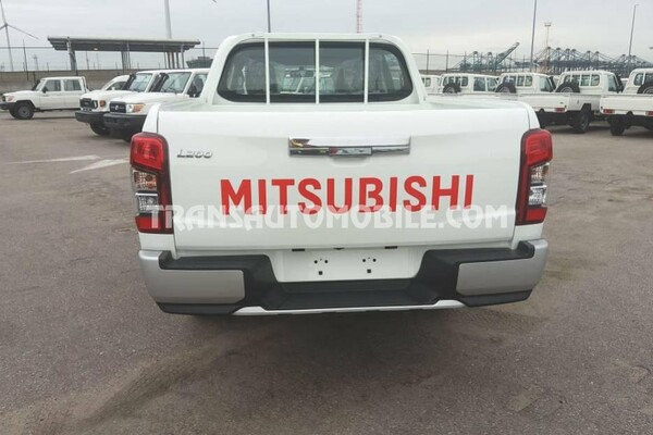 Mitsubishi l200/triton pick-up sportero glx +  2.4l turbo diesel 4x4 