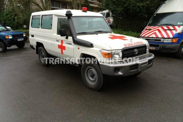 Toyota land cruiser 78 metal top hzj 78 4.2l diesel ambulance pack + blanc