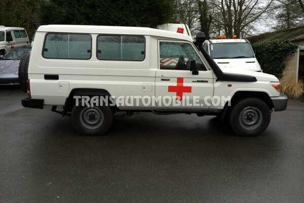 Toyota land cruiser 78 metal top hzj 78 4.2l diesel ambulance pack + blanc