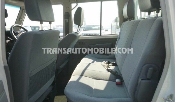Toyota land cruiser 79 pick-up hzj 79 double cabin 4.2l diesel rhd d/cab rojo