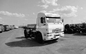 Listing for Tractor Kamaz 5640 729 ref: 1529 - Price on request , vehicle available for export to Africa – Fast delivery and competitive pricing.
