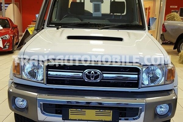 Toyota land cruiser 79 pick-up v8 4.5l turbo diesel rhd blanco