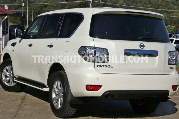 Nissan patrol y62 v8 5.6l essence automatique rhd blanc