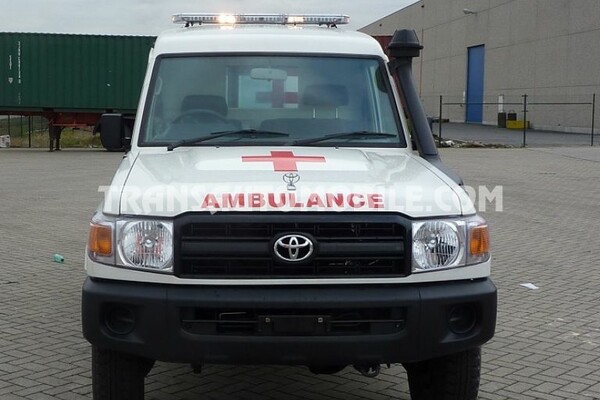 Toyota land cruiser 78 metal top vdj v8 4.5l diesel ambulance rhd