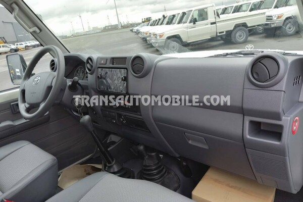 Toyota land cruiser 79 pick-up hzj 79 single cab 4.2l diesel 3 seats pwr