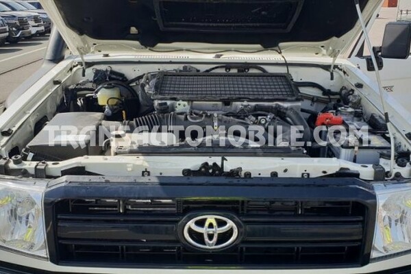 Toyota land cruiser 79 pick-up v8 4.5l turbo diesel rhd  