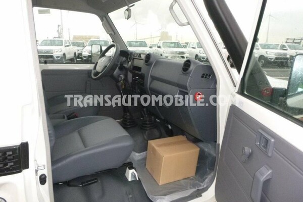 Toyota land cruiser 79 pick-up hzj 79 single cab 4.2l diesel 2 seats