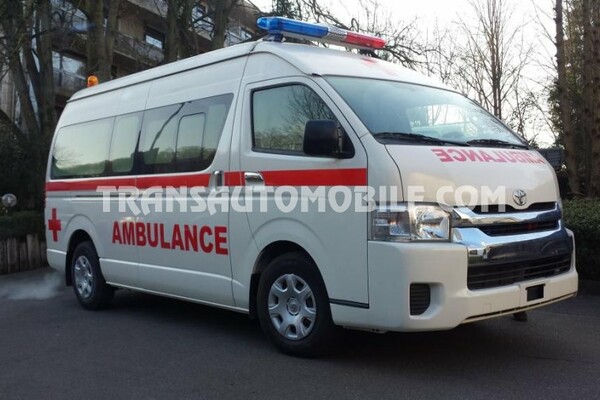 Toyota hiace high roof / toit haut 2.8l turbo diesel automatique ambulance rhd