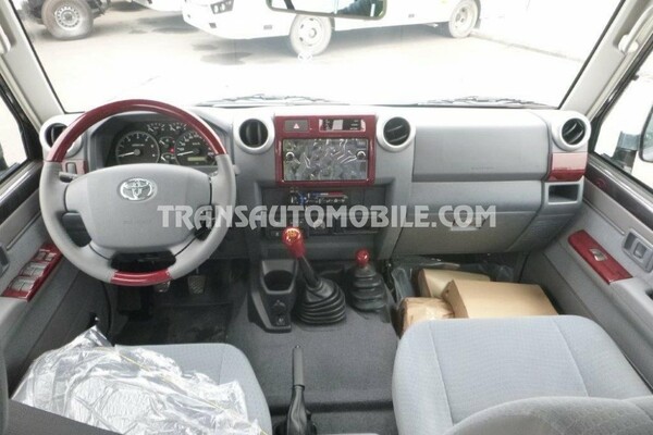 Toyota land cruiser 76 station wagon vdj v8 limited 4.5l turbo diesel