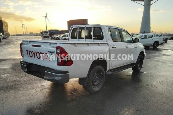Toyota hilux / revo pick-up double cabin luxe 2.4l turbo diesel