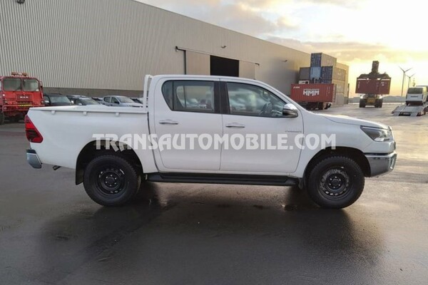 Toyota hilux / revo pick-up double cabin luxe 2.4l turbo diesel