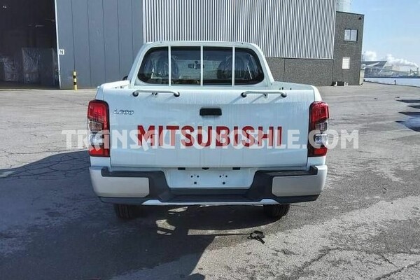 Mitsubishi l200/triton pick-up sportero gl 2.5l turbo diesel 5 seats / places 