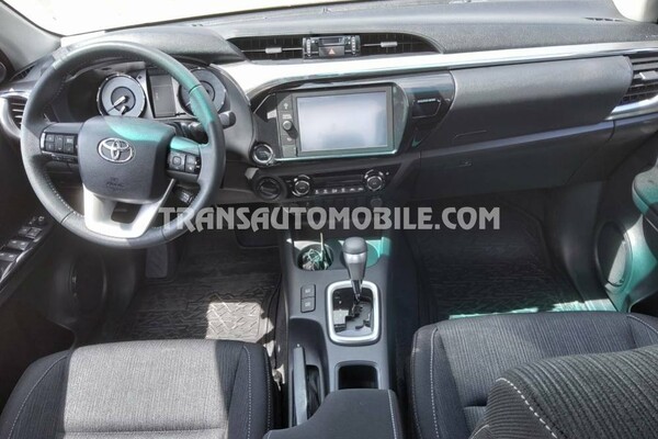 Toyota hilux / revo pick-up double cabin luxe 2.8l turbo diesel automatique