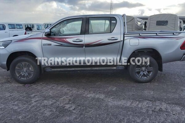 Toyota hilux / revo pick-up double cabin super luxe 2.4l turbo diesel