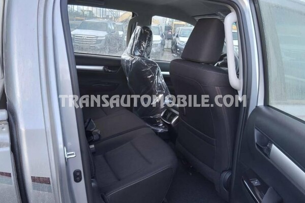 Toyota hilux / revo pick-up double cabin super luxe 2.4l turbo diesel white