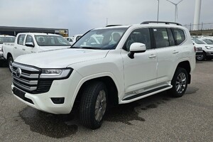 Best price - Toyota Land Cruiser 300 V6 VXR ZX 7 seaters / places