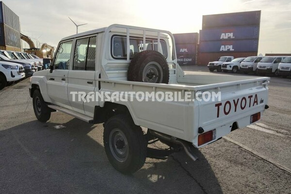 Toyota land cruiser 79 pick-up hzj 79 double cabin 4.2l diesel  5 seaters/places 
