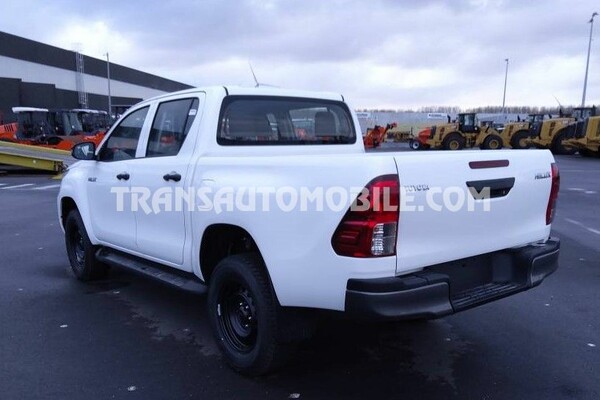 Toyota hilux / revo pick-up double cabin medium 2.4l turbo diesel e deck 