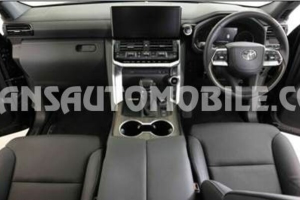 Toyota land cruiser 300 v6 vx 7 seaters / places  3.3l turbo diesel automatique rhd blanc perlé