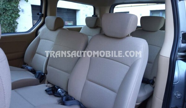 Hyundai h1 minibus 12 places glx 2.5l turbo diesel 2021 black