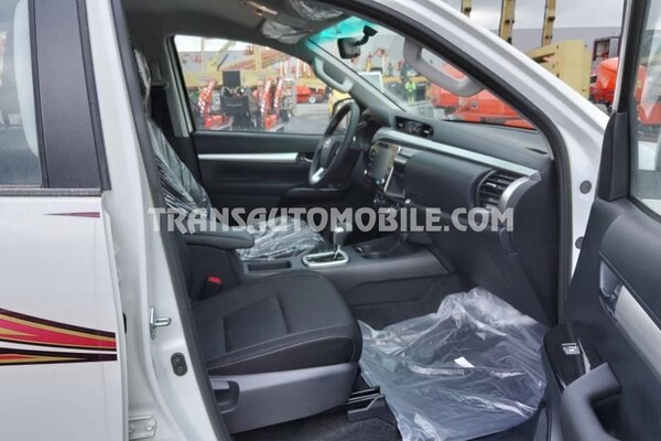 Toyota hilux / revo pick-up double cabin luxe 2.4l turbo diesel automatique blanco perla