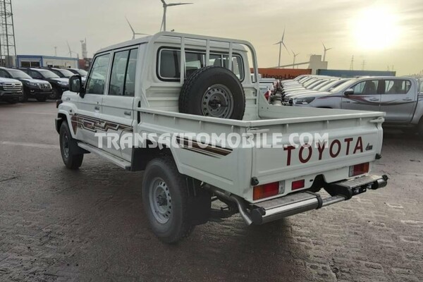 Toyota land cruiser 79 pick-up gdj 79 double cabin 2.8l turbo diesel automatique new model 