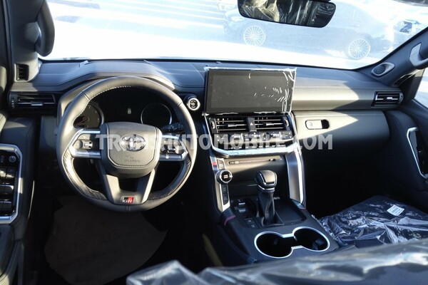 Toyota land cruiser 300 v6 gr sport 3.3l diesel automatique ae70 black