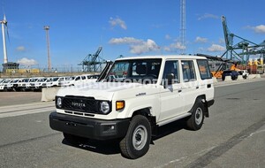 Anuncio de 4x4 Toyota Land Cruiser 76 Station Wagon ref: 3186 - 40 500 EUR , vehículo disponible para exportación a África – Entrega rápida y precios competitivos.