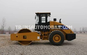 Anuncio de Ingeniería civil y carreteras SEM 518 ROAD ROLLER 18T ref: 3444 - 76 000 USD , vehículo disponible para exportación a África – Entrega rápida y precios competitivos.