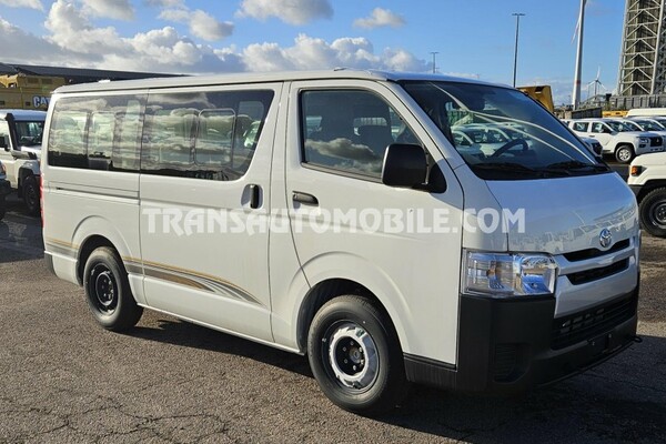 Export Toyota Hiace Standard roof New 26 900€