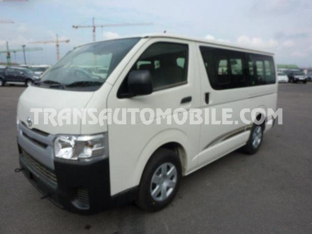 toyota hiace minibus 15 places