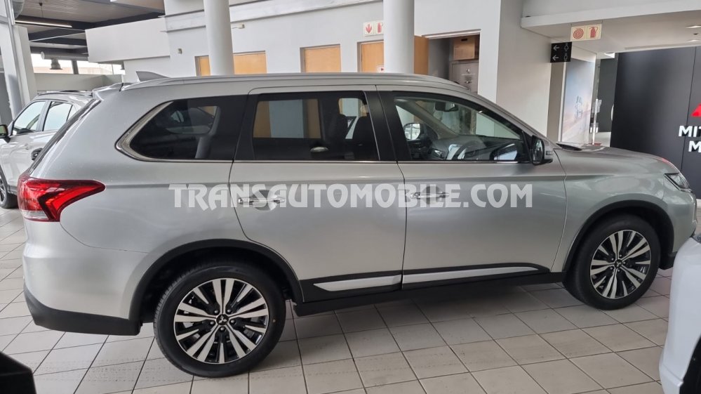 Mitsubishi outlander  4wd Livraison / Exportation