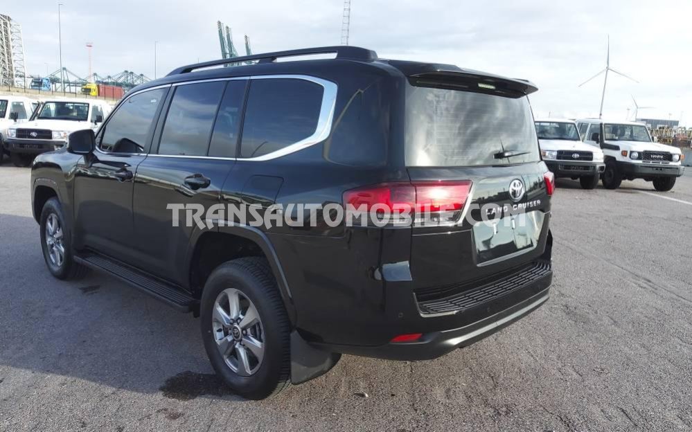 Export Toyota Land cruiser 300 v6 Vx armoured New. This model is