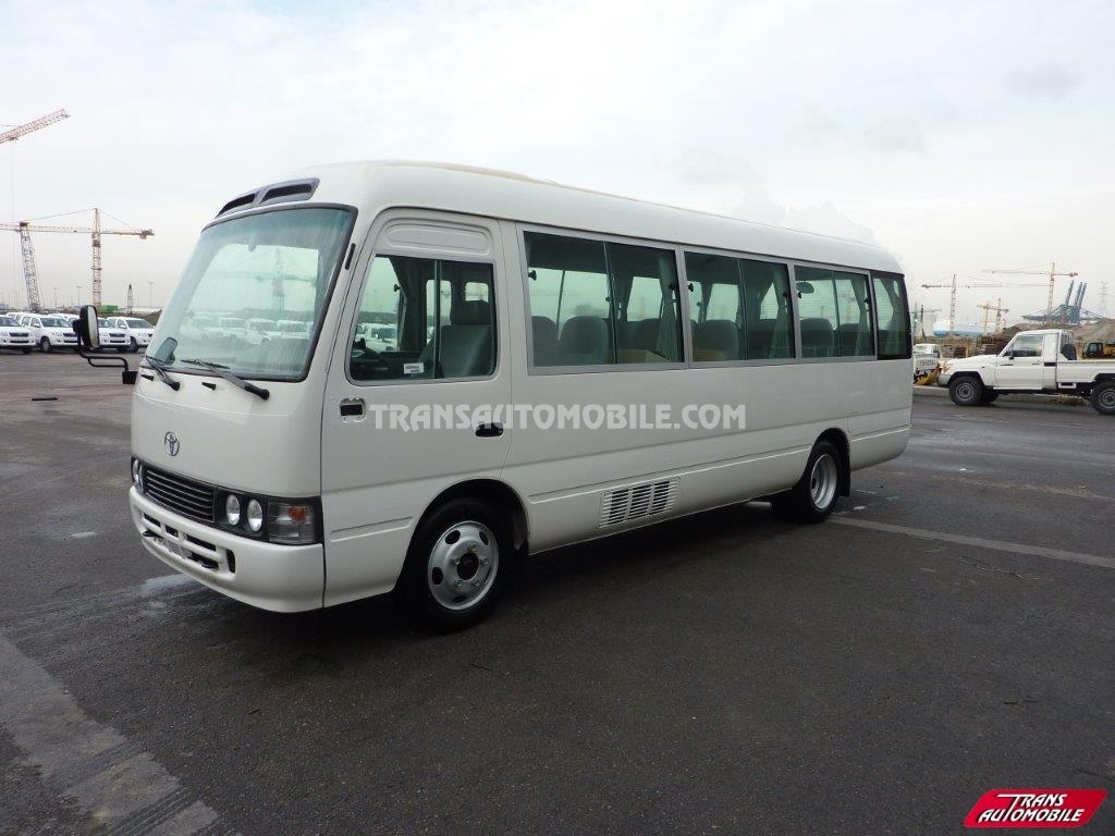 Микроавтобус toyota coaster Микроавтобус toyota coaster