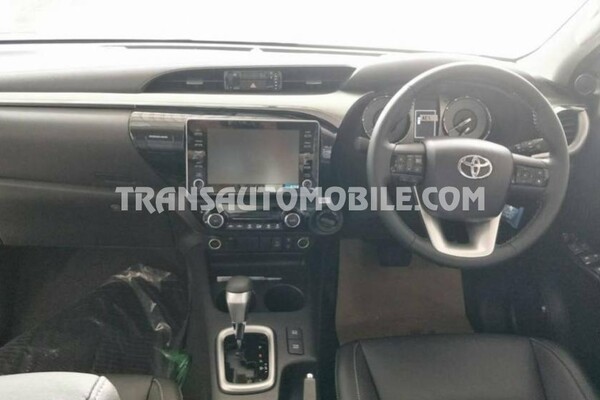 Toyota hilux / revo pick-up double cabin 2.8l diesel automatique rhd negro